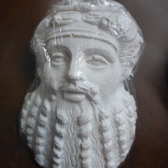 3 Small Vintage Ancient Roman Decorative Hanging Heads - Very Unique! - Picture 3 of 5